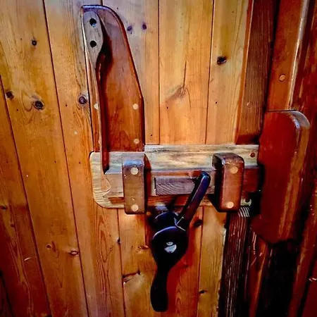 Nostalgic Downtown Boatbuilder'S Cabin - Licensed Squamish Extérieur photo